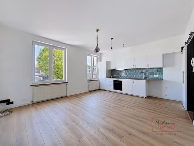 Bright appartement nabij Place de la Patrie en Meiser