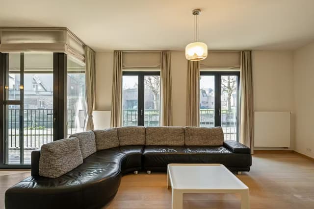 Stijlvol appartement gelegen op toplocatie met waterzicht