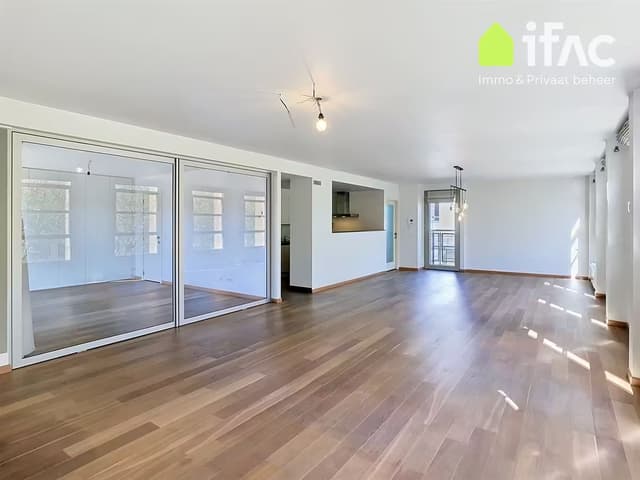 Bright loft met ruime leefruimte nabij het park