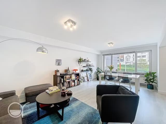 2-slaapkamerappartement met autostaanplaats op goede locatie