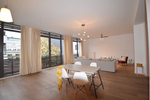 Ruim drie slaapkamer appartement in Antwerpen Centrum